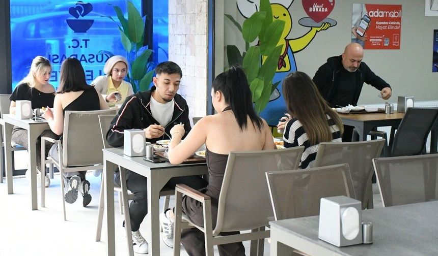 Kuşadası'nda Kent Lokantası her gün 500 kişiyi ağırlıyor