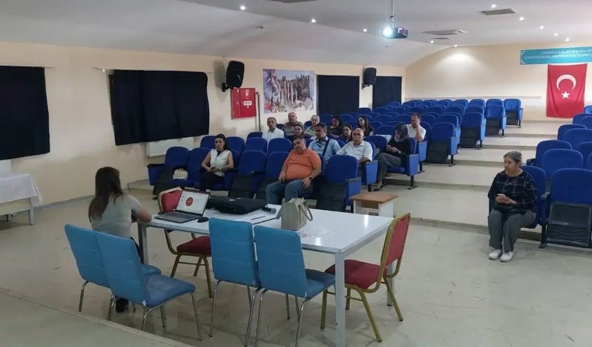 Sultanhisar'da okul idarecilerine rehberlik hizmetleri anlatıldı