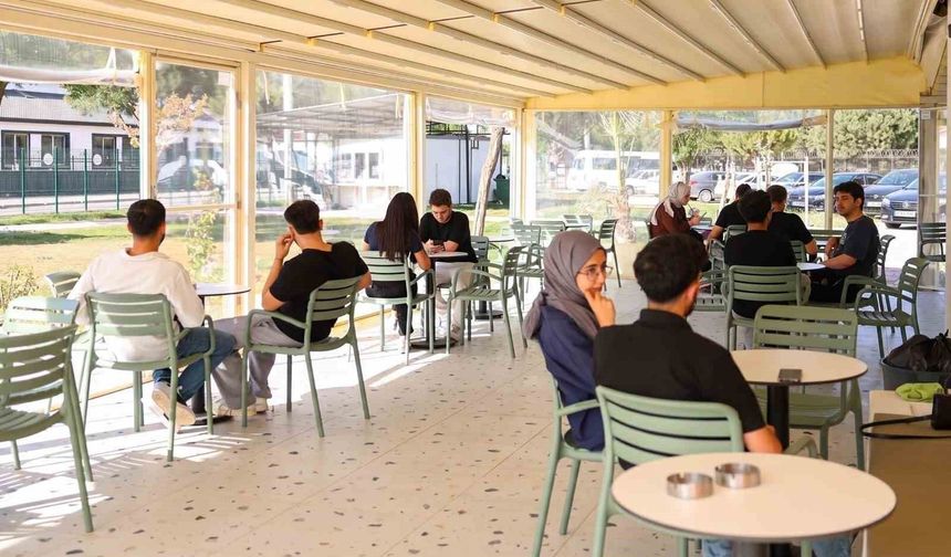 ÜNİVERSİTELİLERİN GÖZDE MEKANI YURT KAFE’YE YOĞUN İLGİ