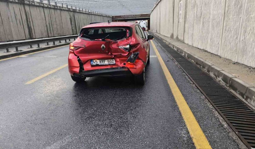 Yağış kazaları da beraberinde getirdi