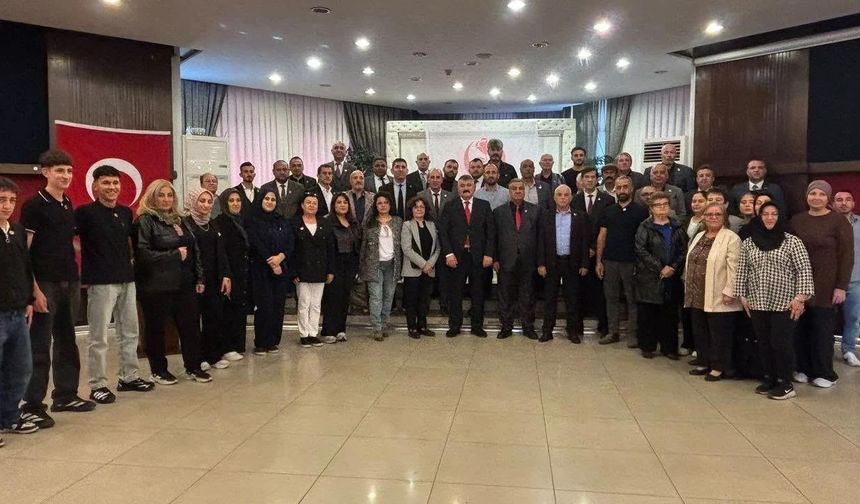 Astsubaylar Günü'nde Büyük Birlik Partisi rozetini taktılar