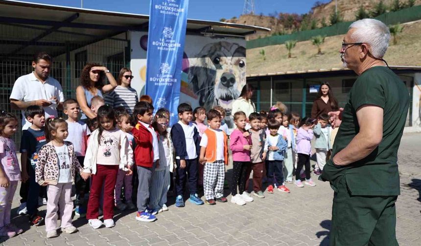 Aydın'da çocuklar Hayvan Bakım Merkezi'ni gezdi