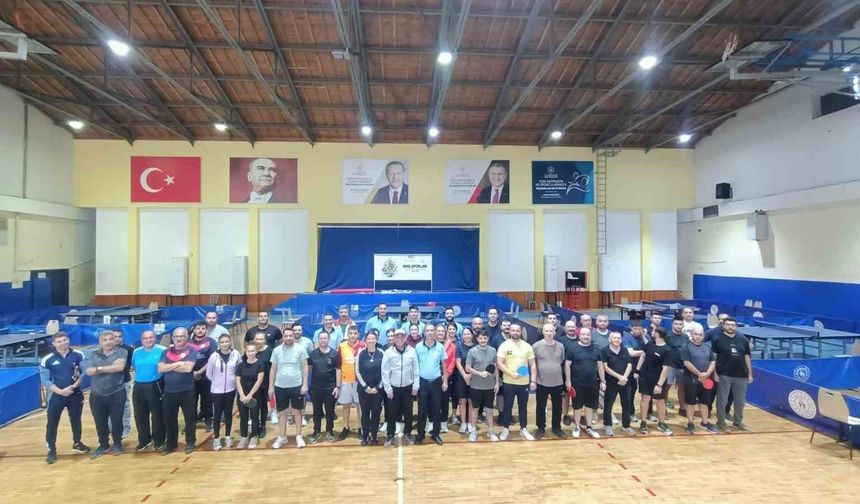 Aydın'da kamu çalışanları masa tenisinde yarıştı