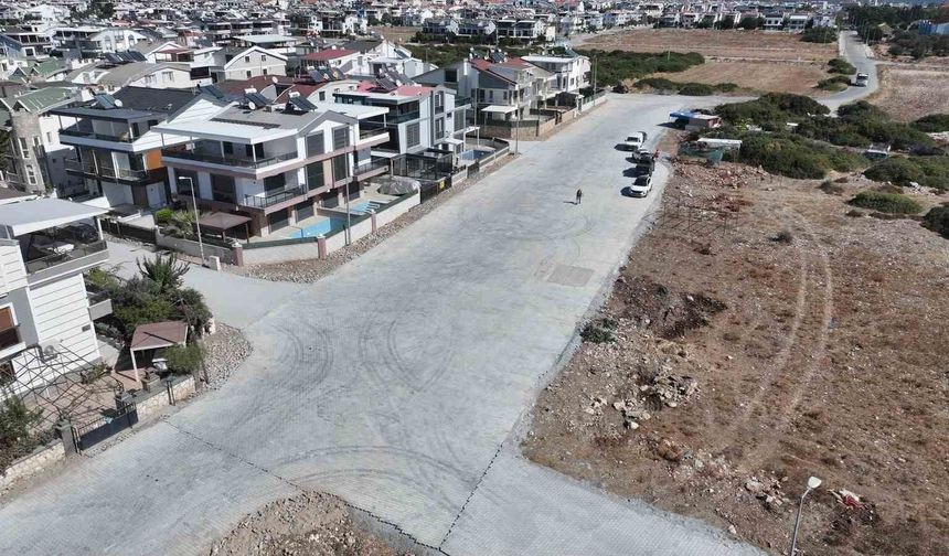 Didim'de parke taşı döşeme çalışmaları devam ediyor