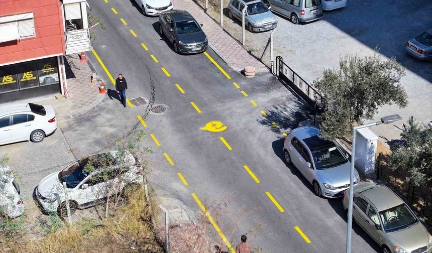 BAŞKAN YETİŞKİN’DEN EFELER’İN YOLLARINA 15 BİN 460 METREKARELİK ASFALT DOKUNUŞU