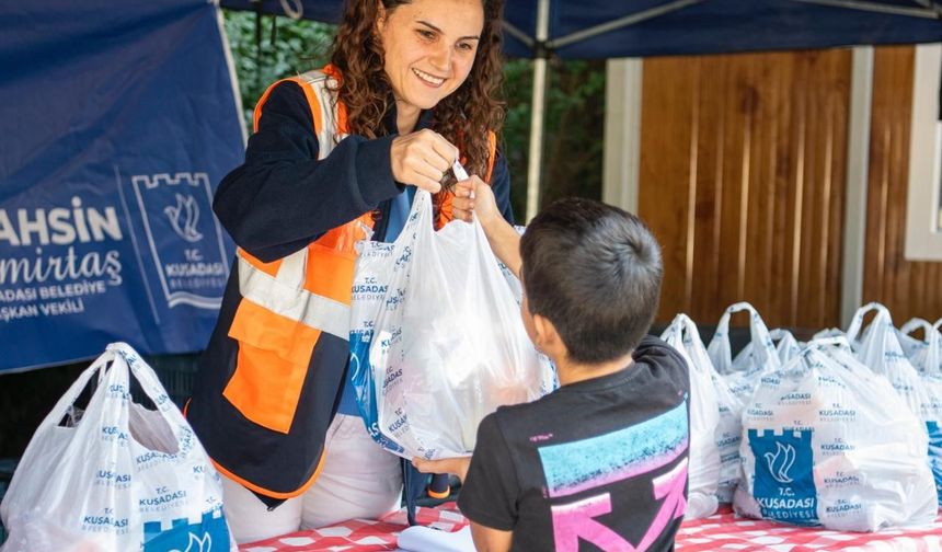 Kuşadası'nda bin 400 çocuğun beslenme çantası doluyor