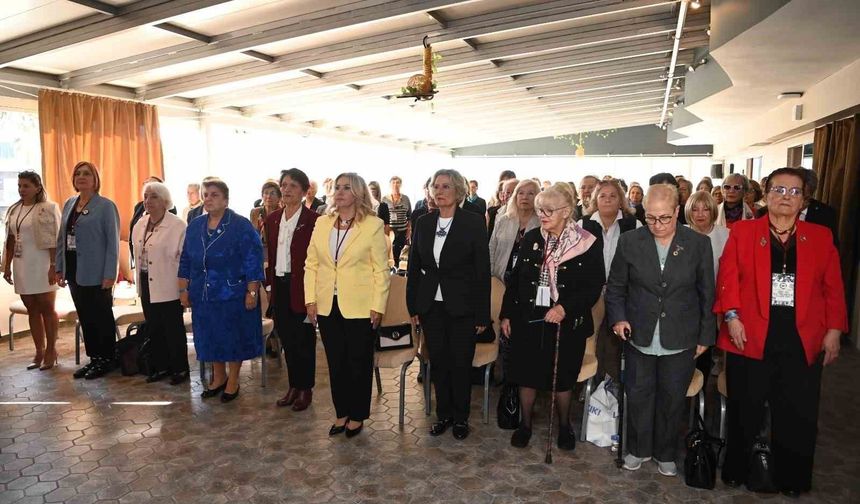 Kuşadası'nda 'Kadınlar zirvesi' başladı