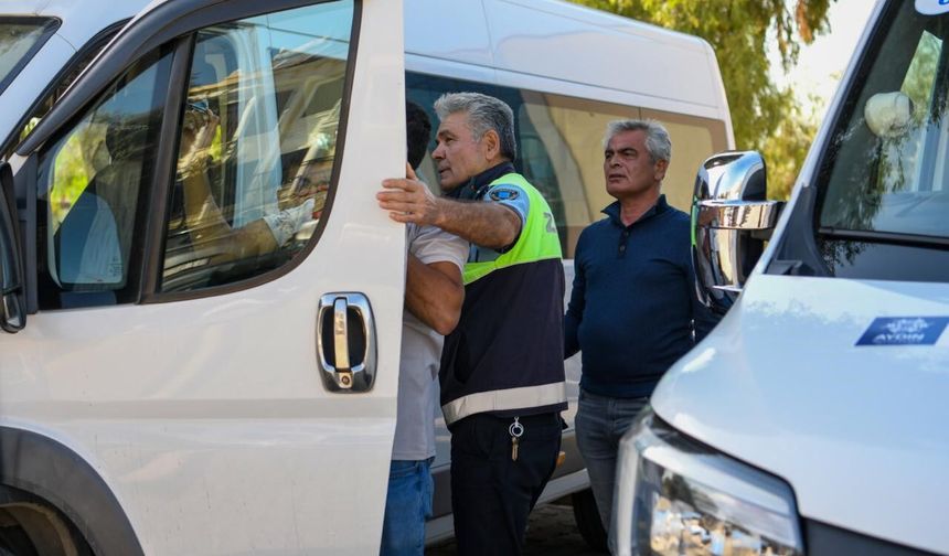 Kuşadası'nda okul servisleri denetlendi