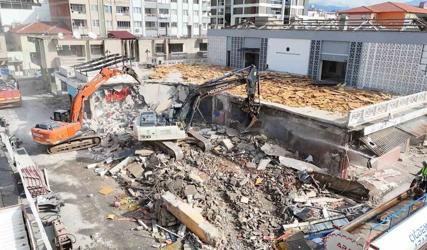 Nazilli Ahmet Şensan Kültür Merkezi'nde yıkım çalışmaları başladı
