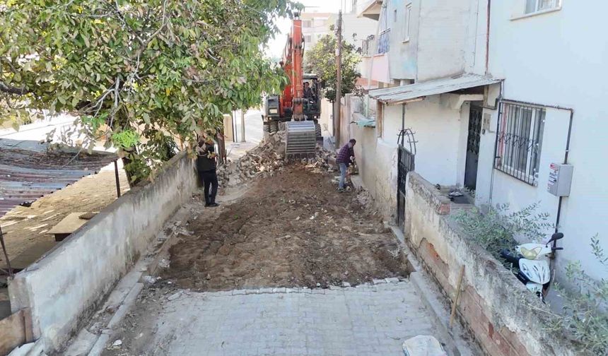 Nazilli Yeşil Mahalle'de yol yenileme çalışmaları başladı