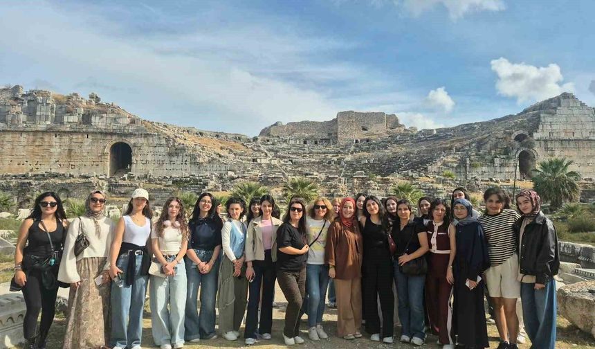Üniversite öğrencileri Didim ve Milet'in tarihi mirasını keşfetti