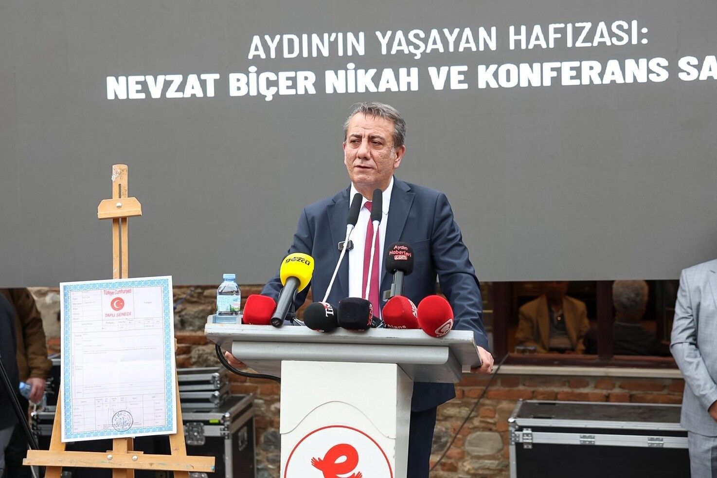 EFELER HALKI NEVZAT BİÇER NİKAH VE KONFERANS SALONU İÇİN TEK YÜREK OLDU