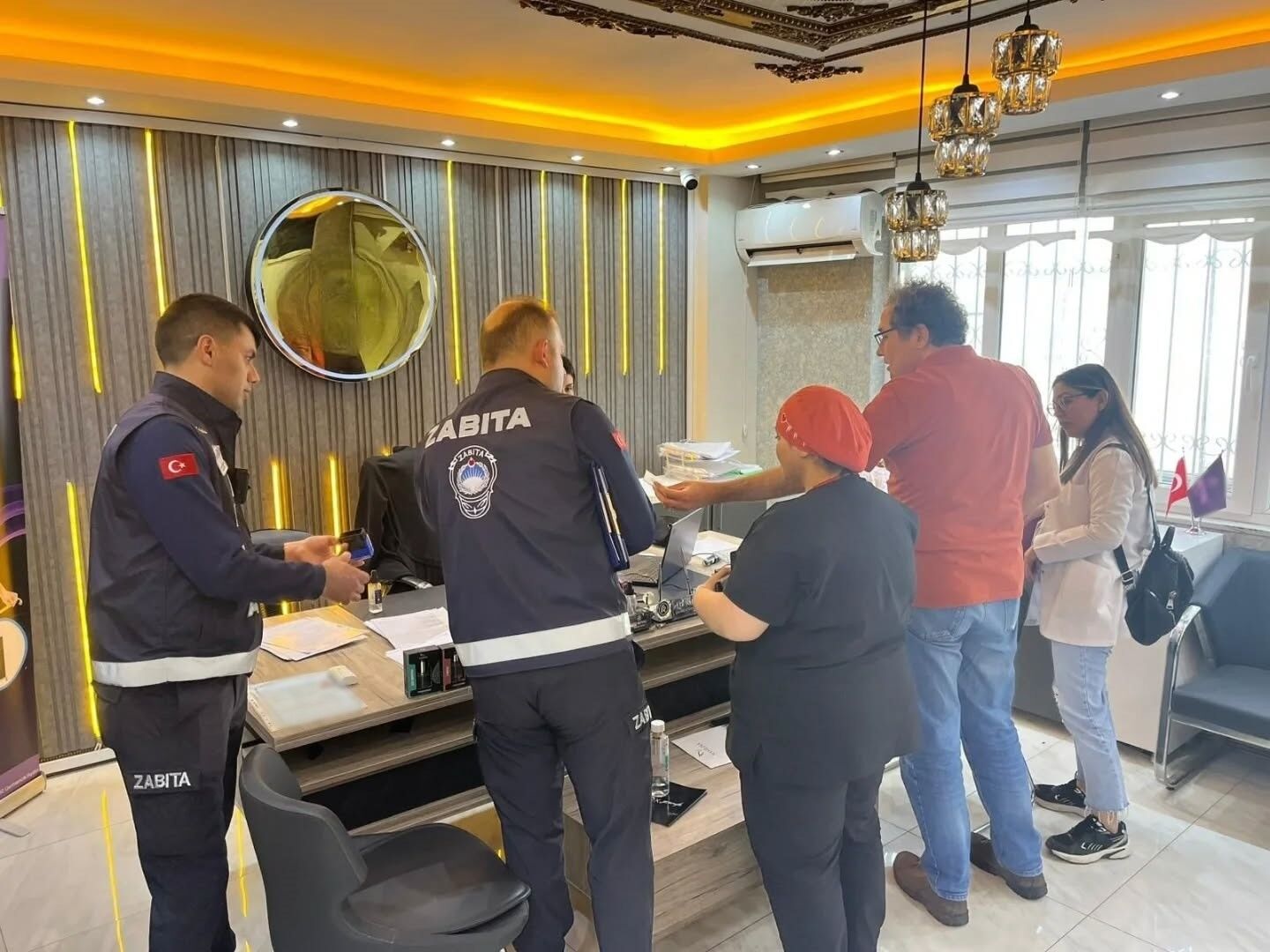 Germencik'te ticari işletmelere zabıta denetimi sürüyor