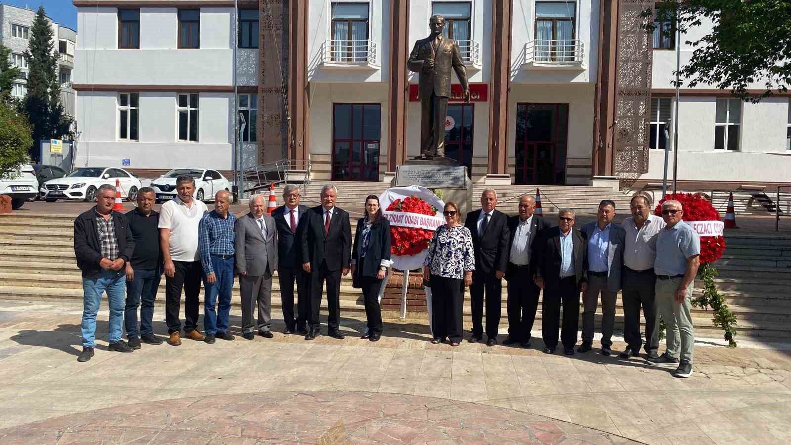 Aydın'da çiftçiler günlerini kutluyor