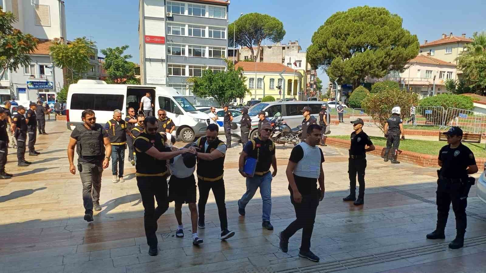 Aydın'daki telefoncu cinayetinde 4 şüpheli tutuklandı