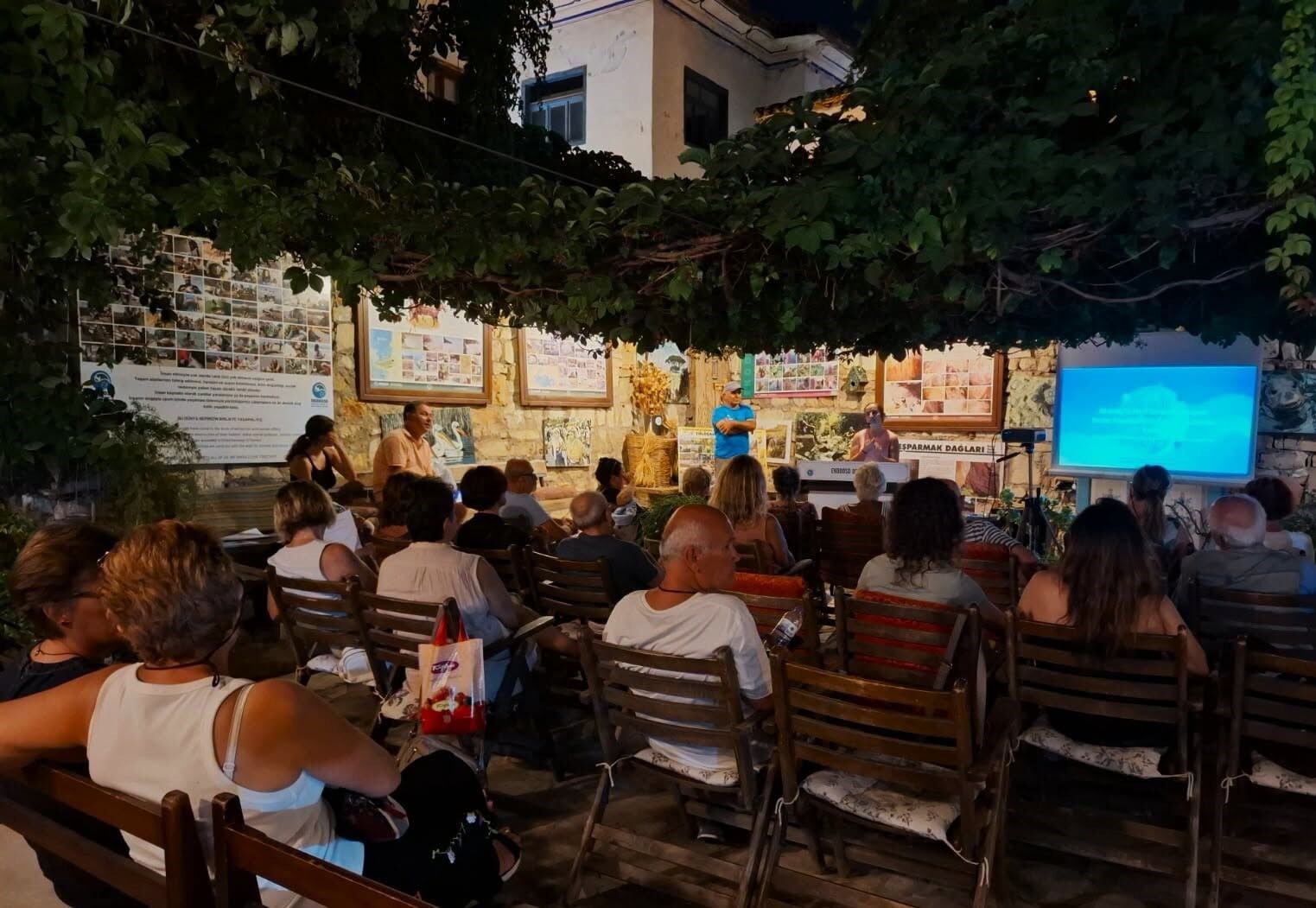 Kuşadası'nda deniz çayırları için kritik uyarı