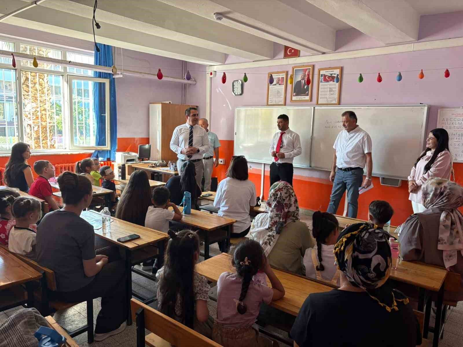 AYSO'dan ihtiyaç sahibi öğrencilere 500 okul çantası desteği