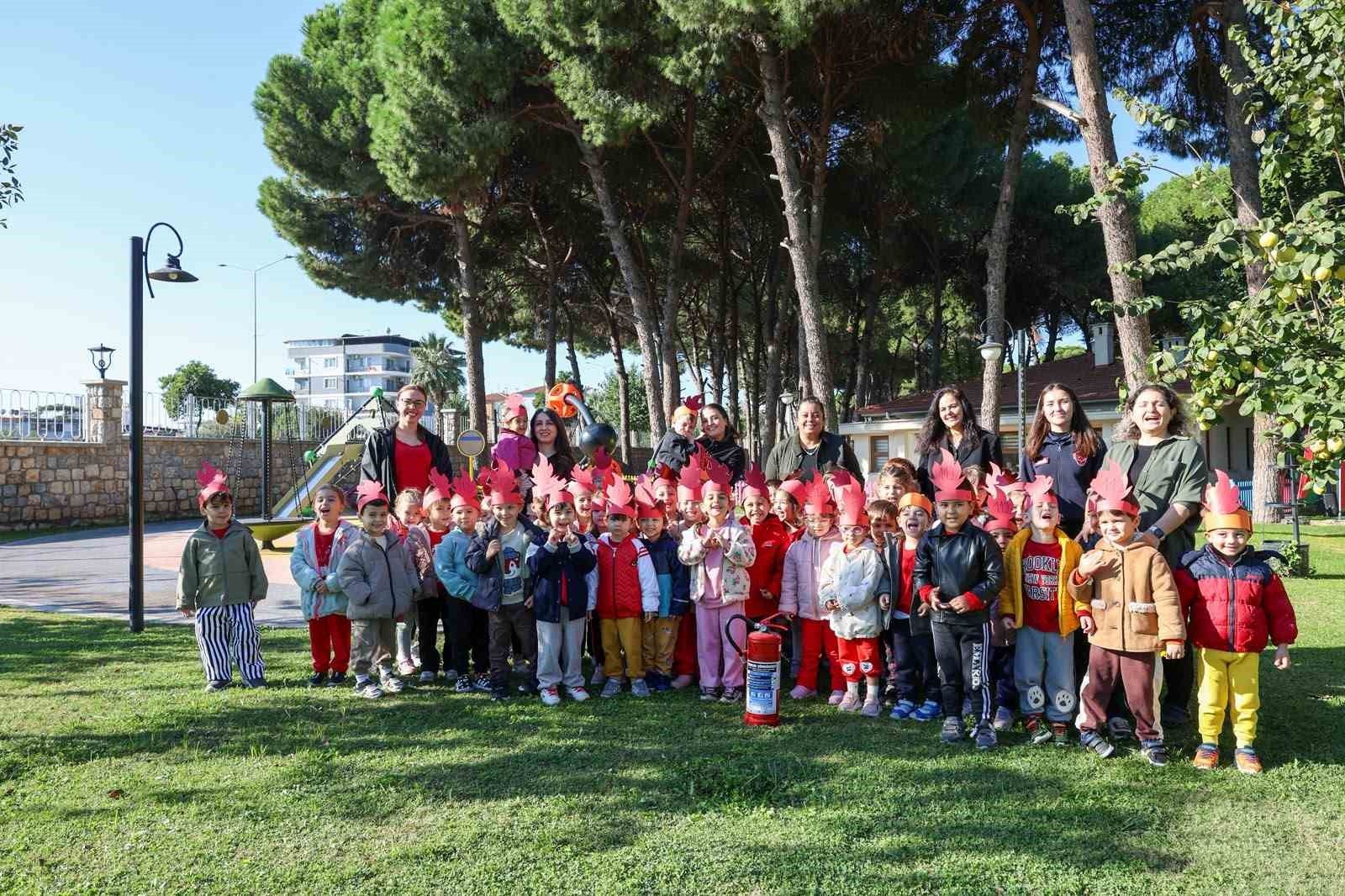 Aydın Büyükşehir Belediyesi Çocuk Gelişim Merkezleri'nde Eğitici İtfaiye etkinliği