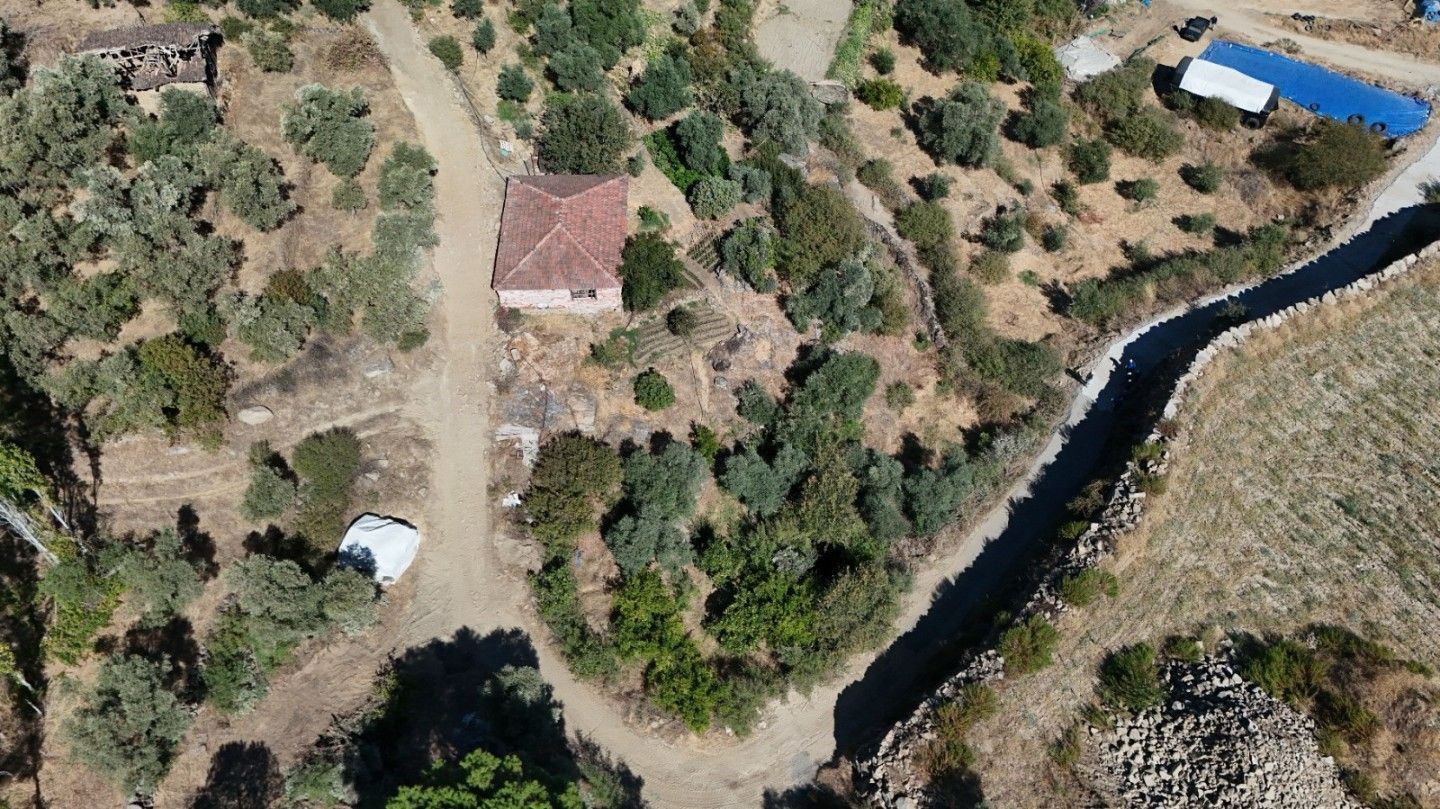 Bozdoğan Belediyesi Kamışlar Mahallesi'nde yolları yeniliyor