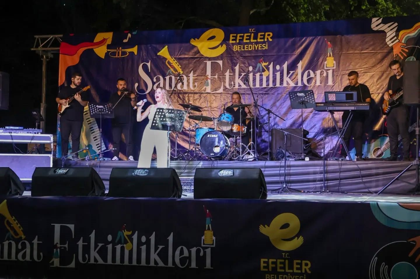 Cumhuriyet Bayramı Efeler'de dolu dolu kutlanacak