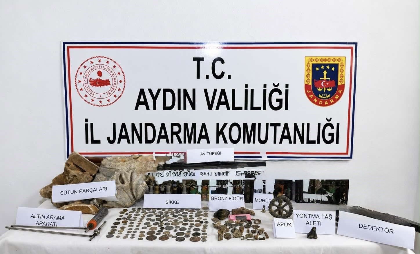 Karacasu'da tarihi eser operasyonu: 157 sikke ele geçirildi