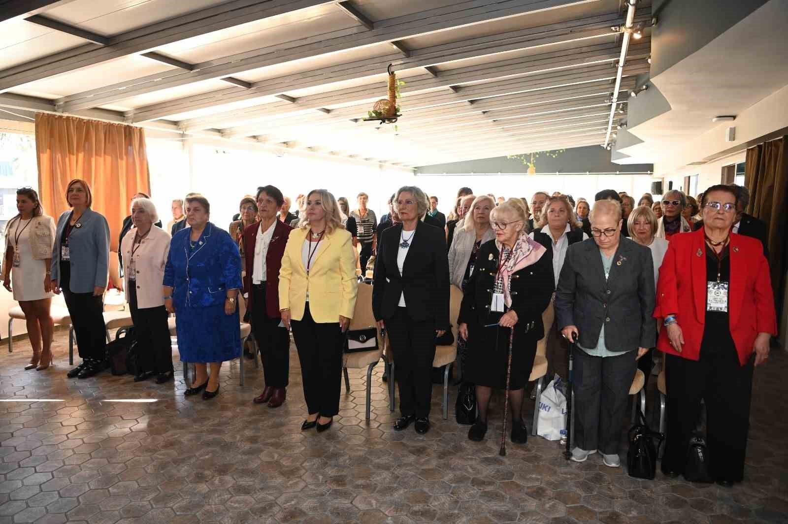 Kuşadası'nda 'Kadınlar zirvesi' başladı