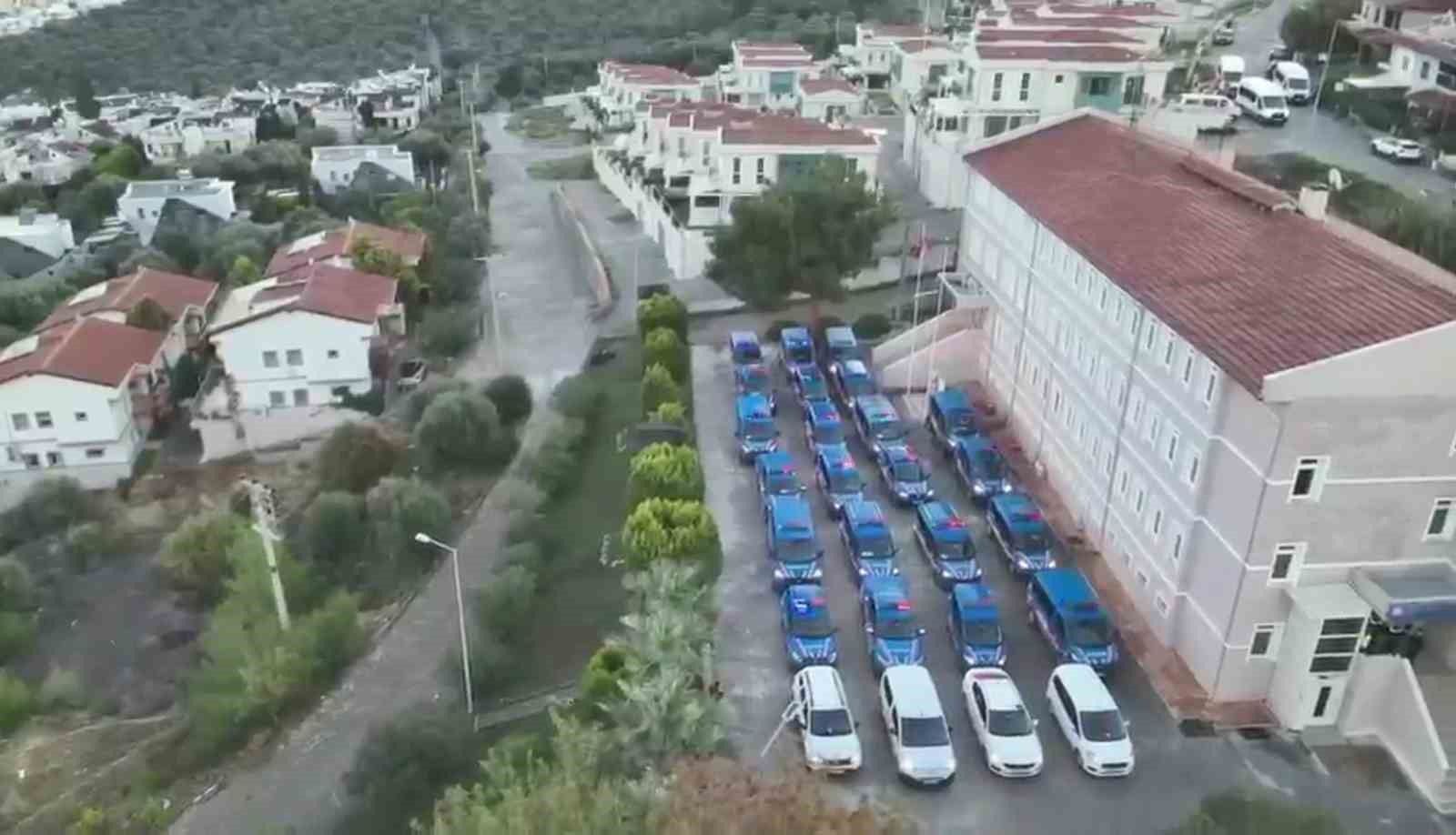 Kuşadası'nda narkotik operasyonu: 45 şüpheli gözaltına alındı